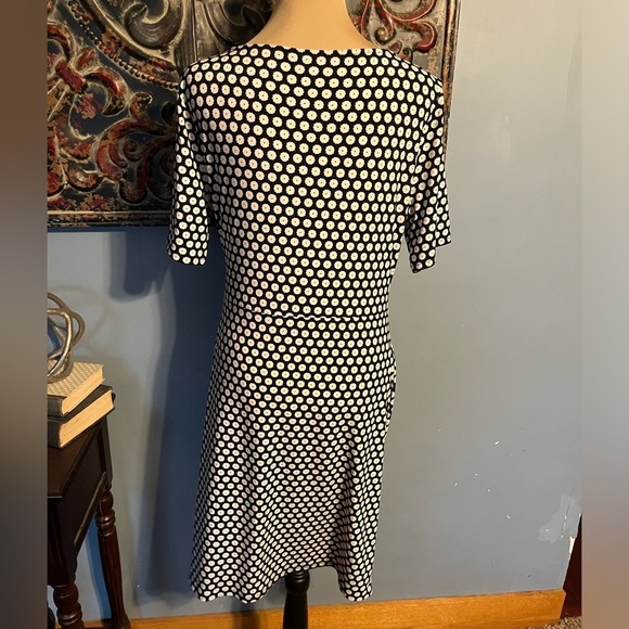 Ann Taylor Black & White Soft Drapy Faux Wrap Dress, size M - Picture 6 of 6